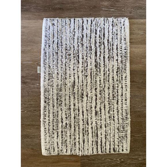 Threshold Grays White Bath Mat - Picture 6 of 6
